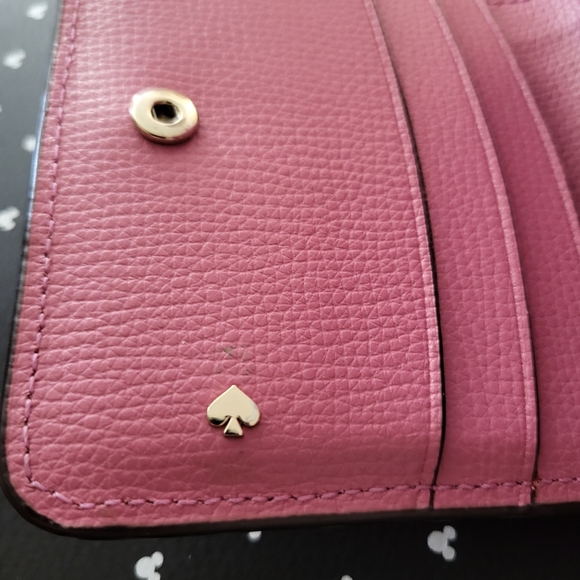 KATE SPADE! Pink Wallet. - Picture 2 of 6